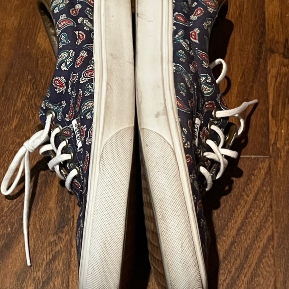 Vans - Picture 3 of 5